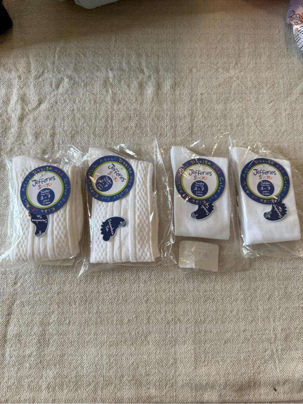 Jefferies Socks White Men's Crew Socks - 4 Pack